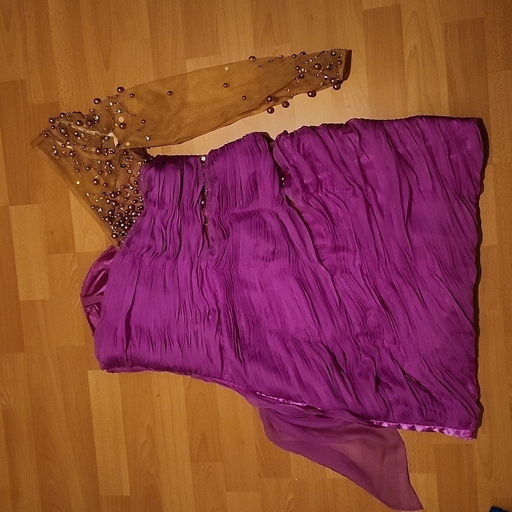 MNM MINI GOWN SIZE 14